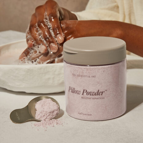 TGB_SPA_CAMPAIGN_MANI_4289_PILLOW_POWDER_FINAL